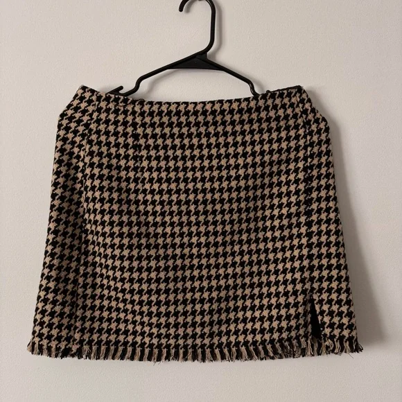 Dynamite Houndstooth Fringe Mini Skirt in Black and Cream - Picture 2 of 5